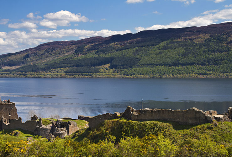 Nature and Wellness in UK and Ireland | Urquhart castle Scotland