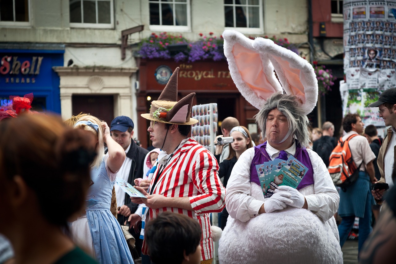 fringe street performers