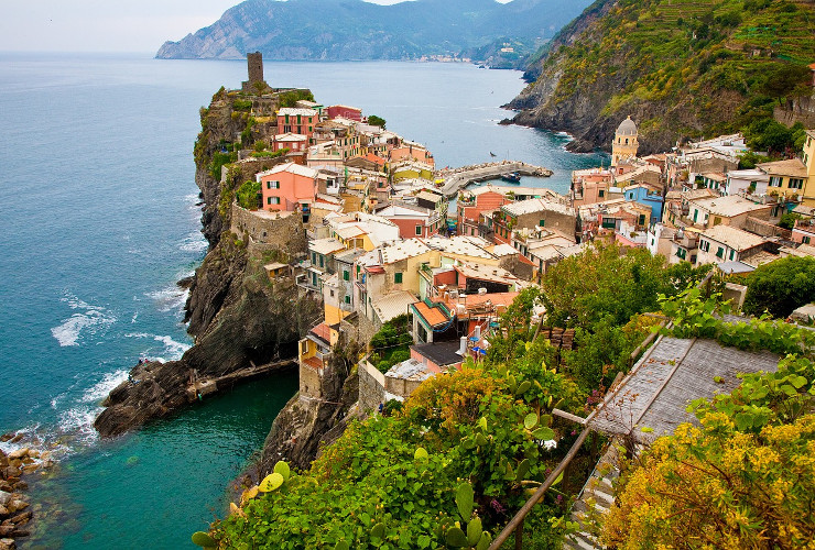 cinque terre italy - Rising Vacations