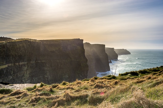 cliffs of moher ireland rising vacations